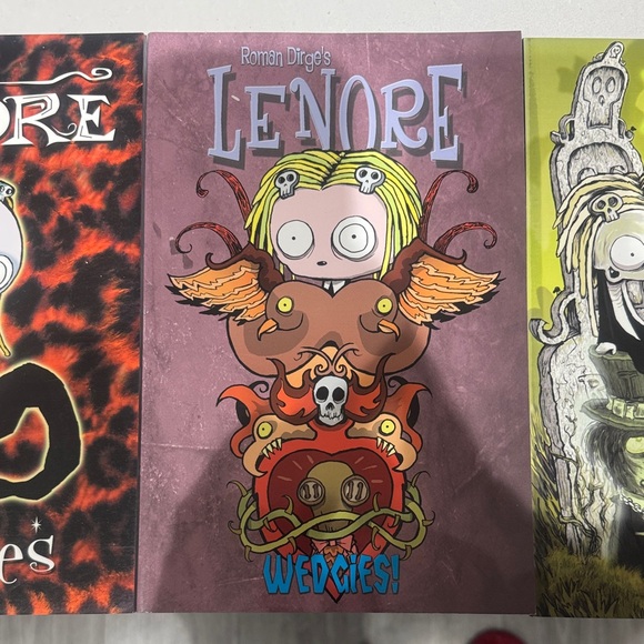 Lenore Comic Book Set - Picture 3 of 9